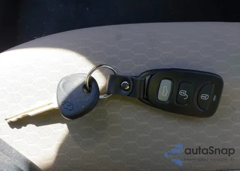 2019 Hyundai Elantra Se from USA, damaged, VIN 5NPD74LF2KH492895